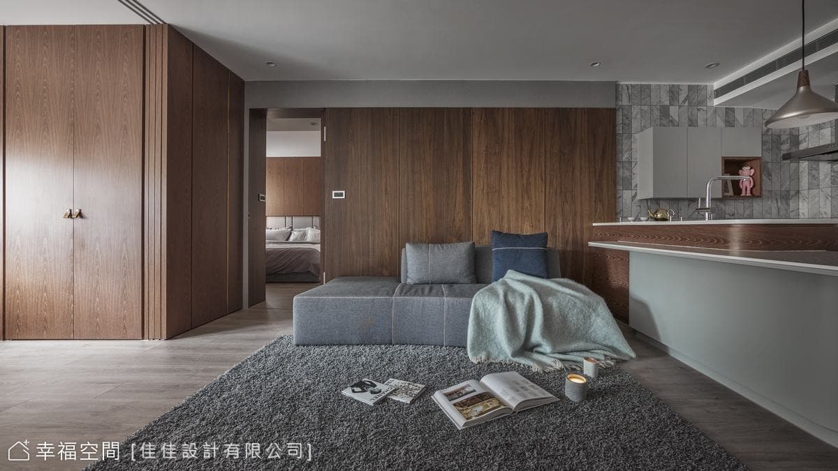 歷久彌新的胡桃木色
