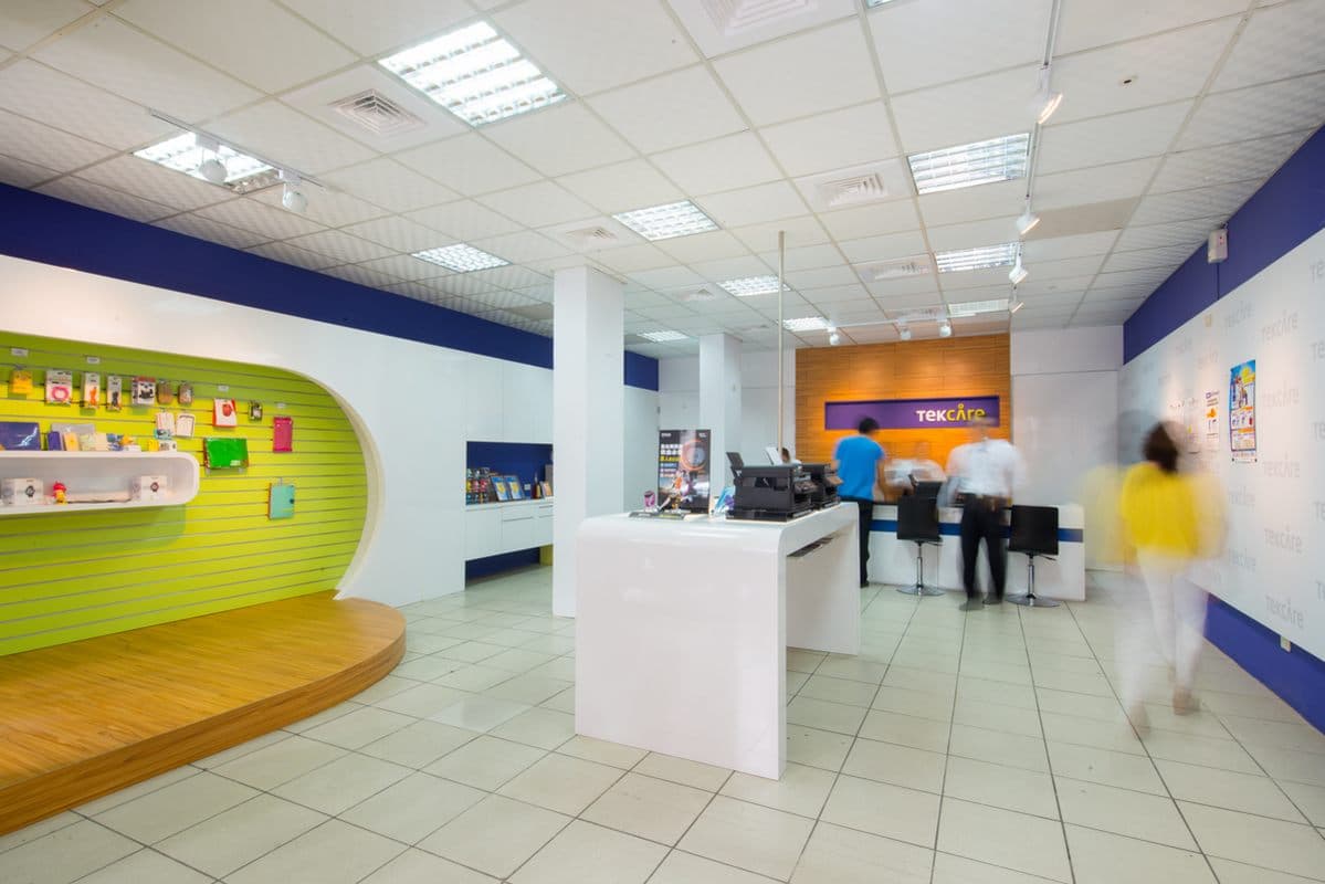 可塑機能　明快親切的店面設計
