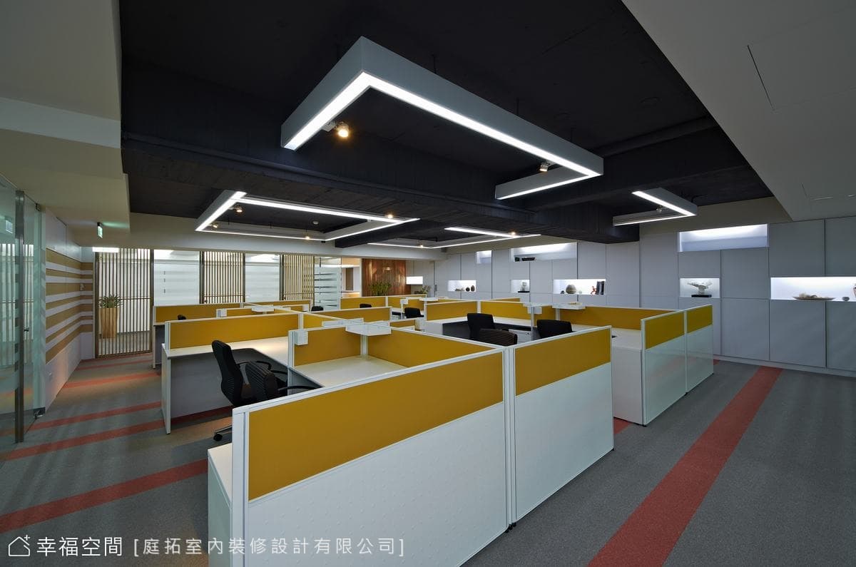 進階專業形象 極簡辦公空間